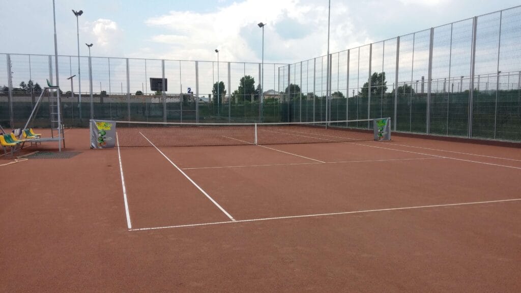synthetic turf on tennis fields